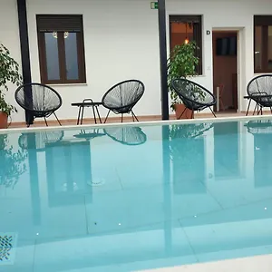 Apartamento Suenos De Orive. Con Piscina Y Wifi. Casco Antiguo., Córdoba